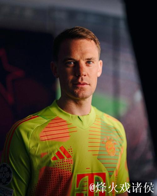 这才是主业,诺伊尔对阵美因茨的比赛中亲自投掷 这才是主业,诺伊尔对阵美因茨的比赛中亲自投掷